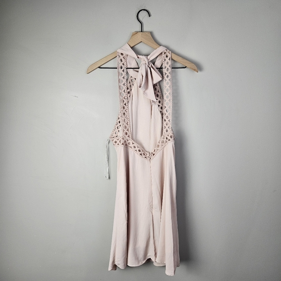 Lulu’s Pink Halter Mini Dress Crochet Large - Picture 11 of 13